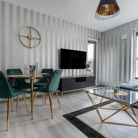 Pure Premium - Free Parking & Ac アパート ヴロツワフ