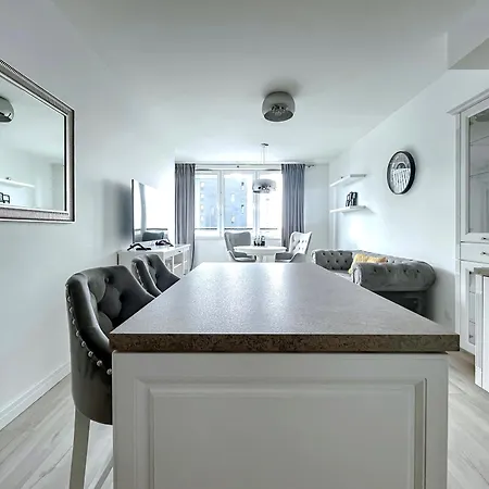 Pure Premium - Free Parking & Ac アパート