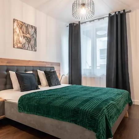 Pure Premium - Parking Free Wrocław