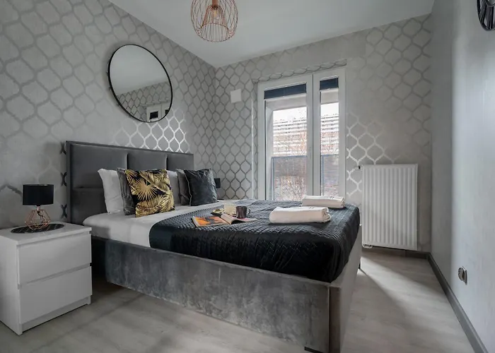 Pure Premium - Free Parking & Ac * Vratislav