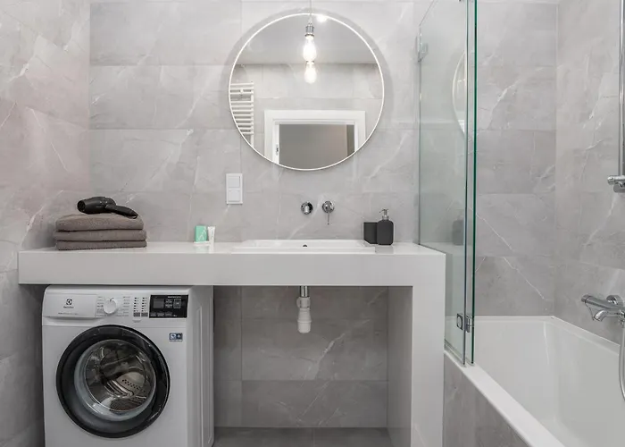 Pure Premium - Free Parking & Ac * Vratislav