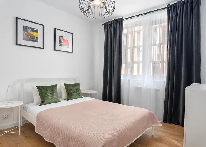 Pure Premium - Free Parking & Ac * Vratislav