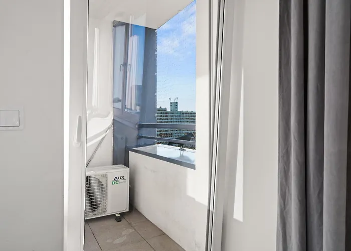 Pure Premium - Free Parking & Ac