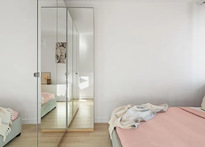 Pure Premium - Free Parking & Ac * Vratislav